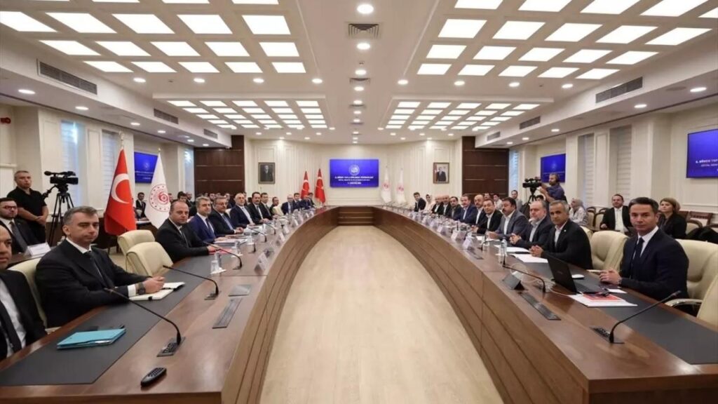 Bakan Işıkhan'ın eğitim görüşmeleri hakkında ne düşünüyor?