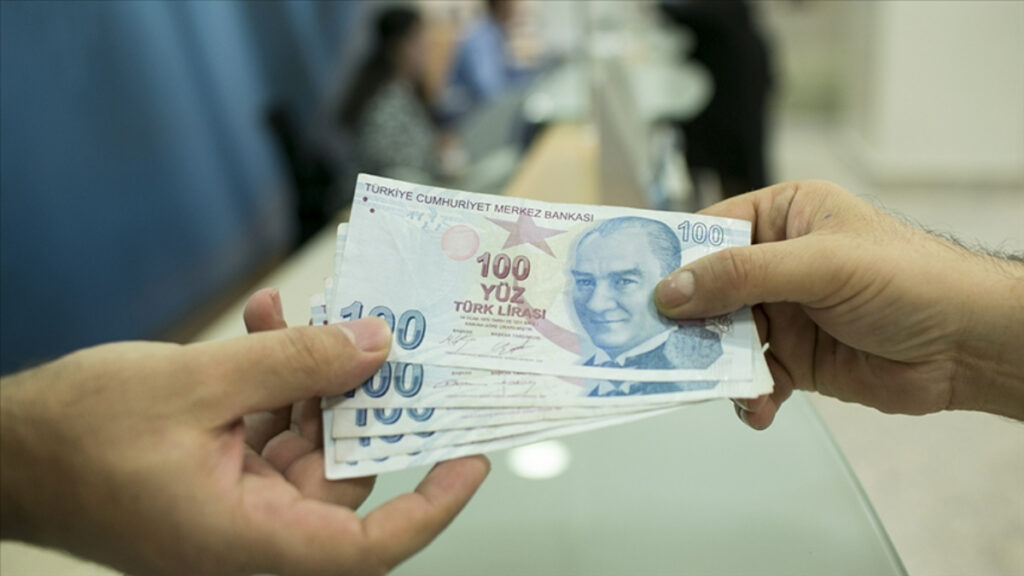 Yılın üçüncü enflasyon raporuyla maaşlara zam geliyor mu?